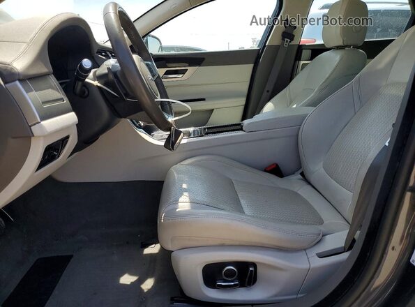 SAJBE4FX3LCY86566 2020 JAGUAR XF Gray Vista interior delantera