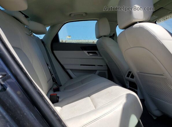 SAJBE4FX3LCY86566 2020 JAGUAR XF Gray Vista de los asientos traseros