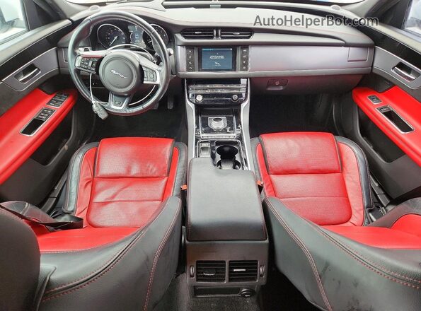 SAJBF4BV8GCY06363 2016 JAGUAR XF White Vista del salpicadero