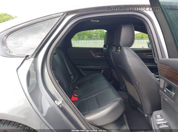 SAJBG4BV9HCY25079 2017 JAGUAR XF Gray Vista de la etiqueta del VIN