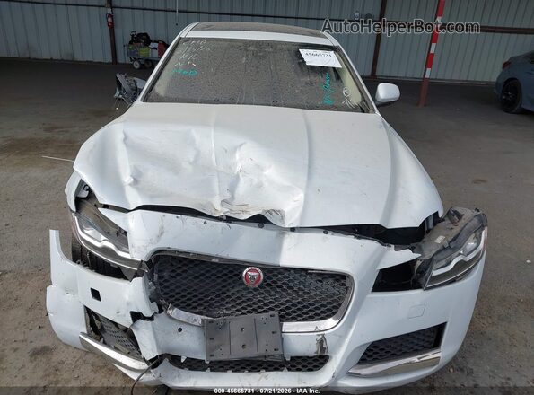 SAJBH4EV4JCY53242 2018 JAGUAR XF White Vista del salpicadero