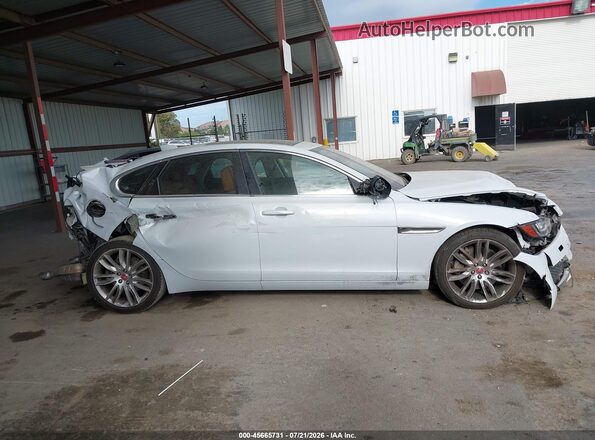 SAJBH4EV4JCY53242 2018 JAGUAR XF White Vista del cuadro de instrumentos