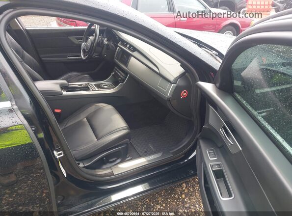 SAJBJ4BV0HCY49496 2017 JAGUAR XF Черный Вид салона спереди