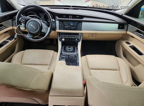 SAJBJ4BV2HCY40766 2017 JAGUAR XF Black Առջևի վահանակի տեսք