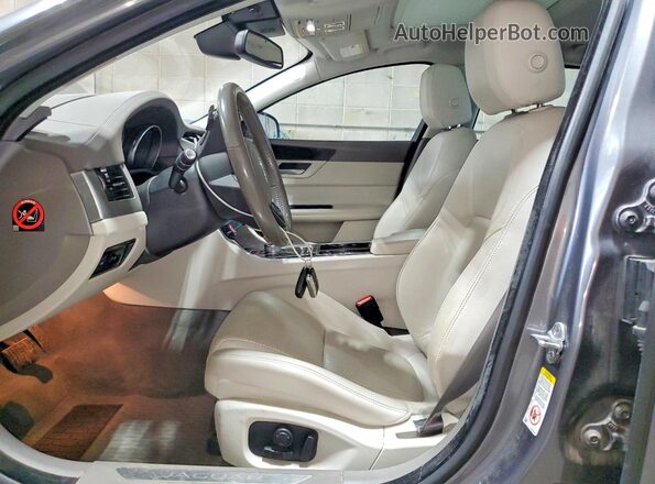 SAJBK4BV0GCY12993 2016 JAGUAR XF Серый Вид салона спереди