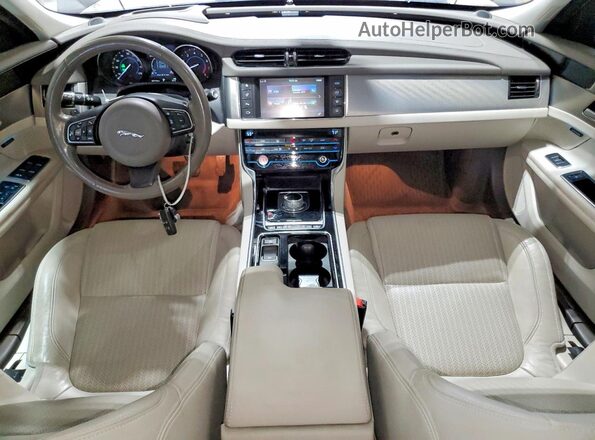 SAJBK4BV0GCY12993 2016 JAGUAR XF Серый Вид панели приборов