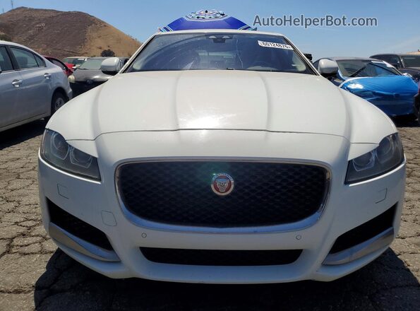 SAJBK4BV6HCY28598 2017 JAGUAR XF White Вид спереду