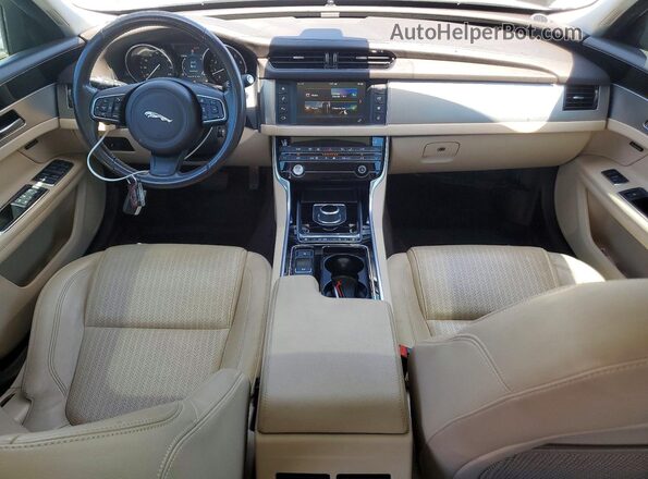 SAJBK4BV6HCY28598 2017 JAGUAR XF White Вид панелі приладів