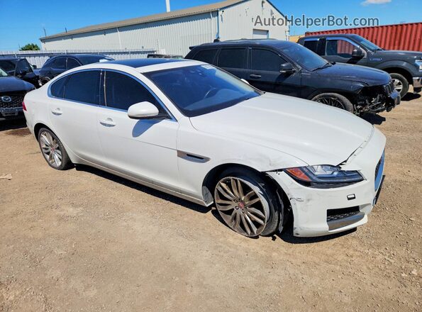 SAJBK4BV7HCY50724 2017 JAGUAR XF White Przód prawy