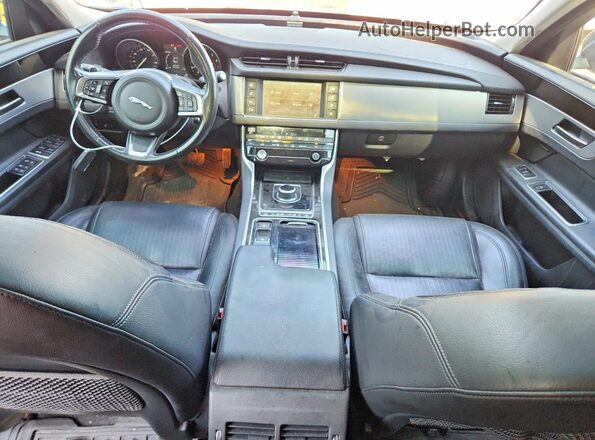 SAJBK4EV1JCY58562 2018 JAGUAR XF Charcoal Widok deski rozdzielczej