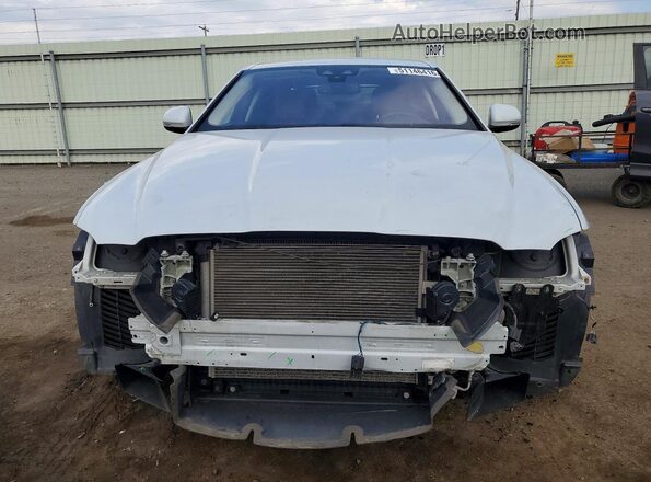 SAJBN4EV9JCY54699 2018 JAGUAR XF White Widok z przodu