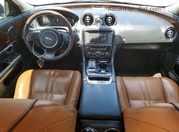 SAJWA1C72H8W04265 2017 JAGUAR XJ Бордовый Вид панели приборов