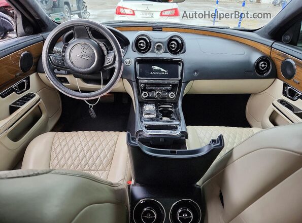 SAJWA2GE4JMW15733 2018 JAGUAR XJL Gray Առջևի վահանակի տեսք