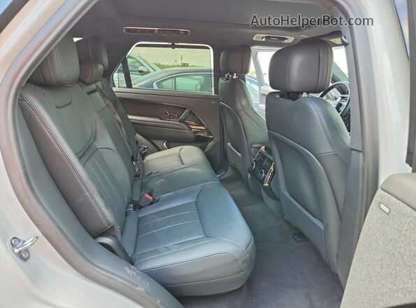 SAL1P9EU9RA195709 2024 LAND ROVER RANGE Серебряный Вид задней части салона