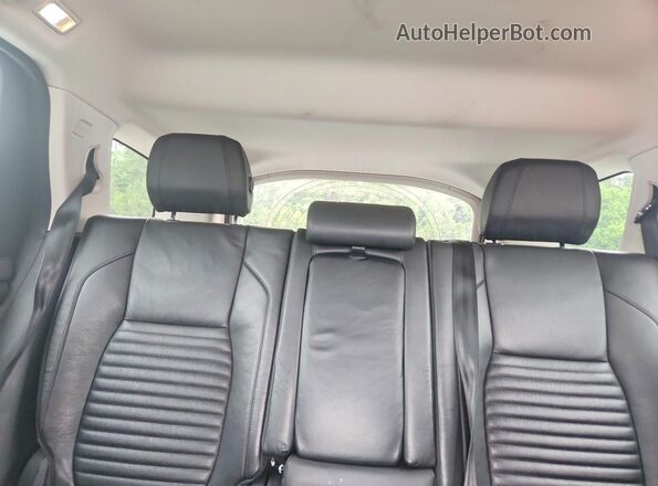 SALCJ2FX8LH841153 2020 LAND ROVER DISCOVERY White Rear seats view