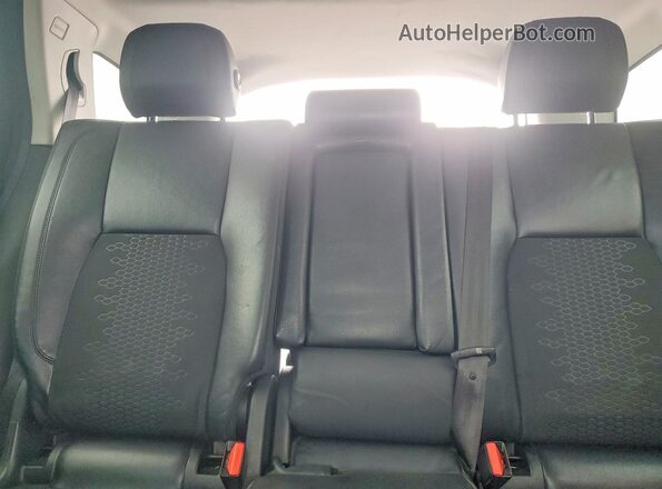 SALCP2BG3GH608498 2016 LAND ROVER DISCOVERY Gray Rear seats view