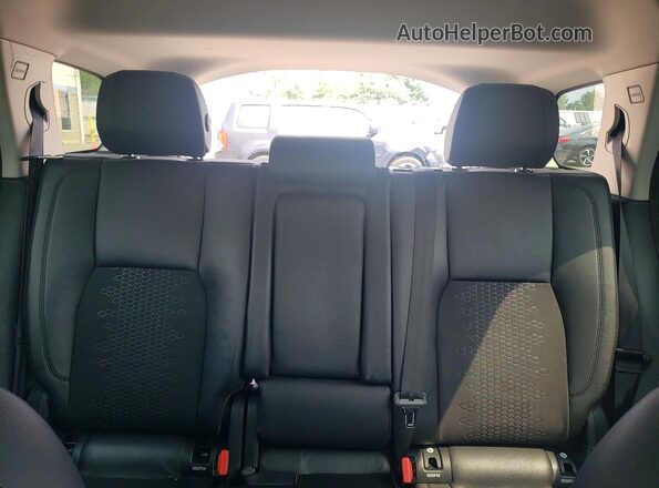 SALCP2BG4GH615282 2016 LAND ROVER DISCOVERY Silver Widok tylnych siedzeń