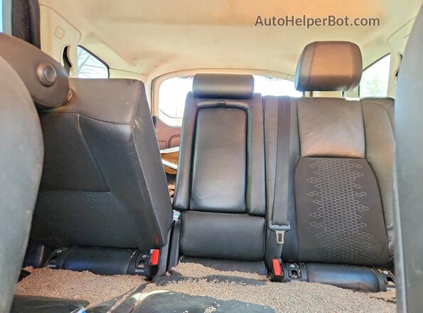 SALCP2BG8HH636993 2017 LAND ROVER DISCOVERY White Rear seats view