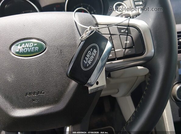 SALCP2BG9HH667802 2017 LAND ROVER DISCOVERY SPORT White Dashboard view