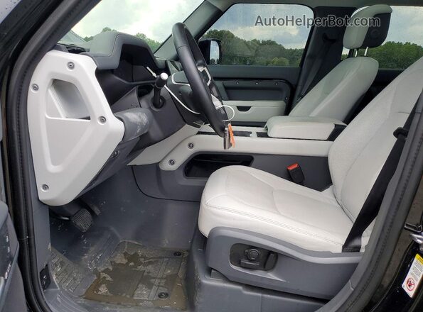 SALE27EU3S2370041 2025 LAND ROVER DEFENDER Черный Вид салона спереди