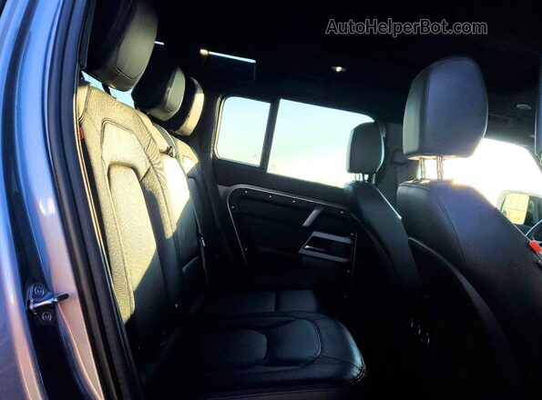SALE27EU5R2310904 2024 LAND ROVER DEFENDER Silver Rear interior view
