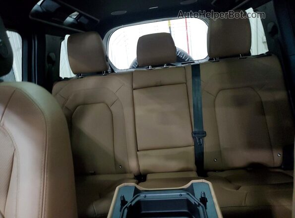 SALE27EU9S2411448 2025 LAND ROVER DEFENDER White Вид задніх сидінь