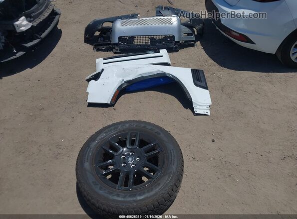 SALEJ6EX4S2421733 2025 LAND ROVER DEFENDER White ხელსაწყოთა პანელის ხედი