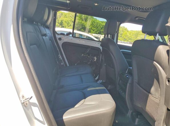 SALEJ7EX6R2309807 2024 LAND ROVER DEFENDER Белый Вид задней части салона