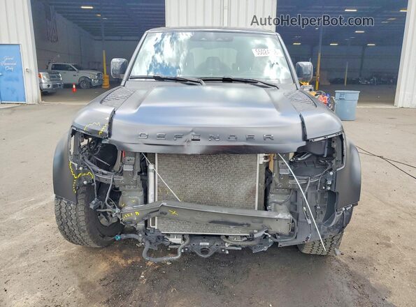 SALEJ7EX9R2284465 2024 LAND ROVER DEFENDER Black Widok z przodu