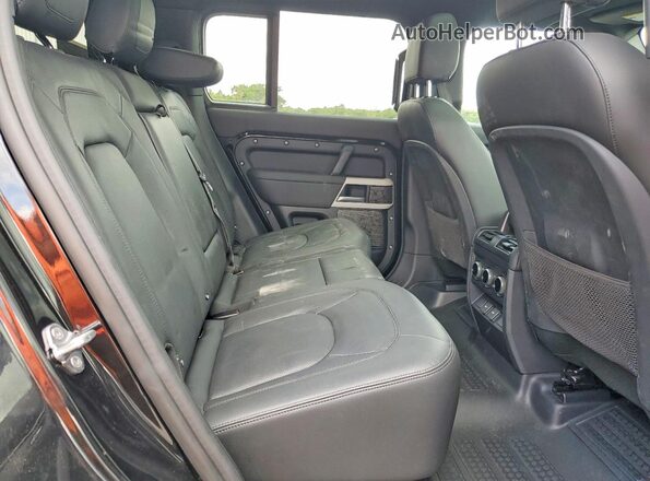 SALEJ7EX9R2284465 2024 LAND ROVER DEFENDER Black Widok wnętrza z tyłu