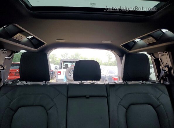 SALEWEEE1P2194356 2023 LAND ROVER DEFENDER Gray Rear seats view