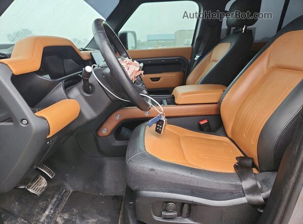 SALEX7EU9P2161038 2023 LAND ROVER DEFENDER Gray Front interior view
