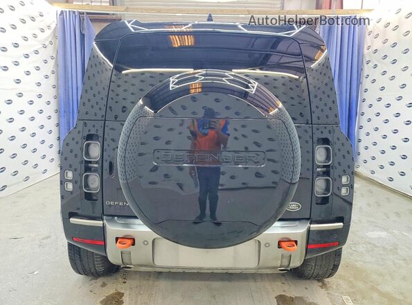 SALEXEEU5P2148064 2023 LAND ROVER DEFENDER Black Rear view