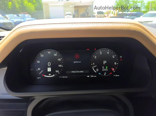SALEXFEU8T2603618 2026 LAND ROVER DEFENDER Green Dashboard view