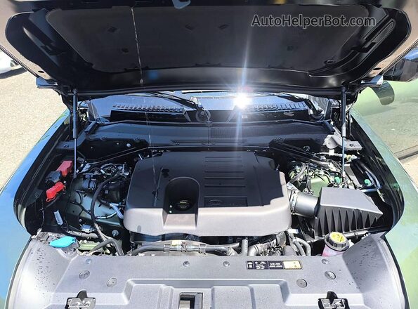 SALEXFEU8T2603618 2026 LAND ROVER DEFENDER Green Rear interior view
