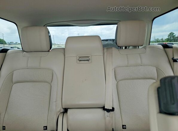 SALGS2SVXKA540832 2019 LAND ROVER RANGE White Rear seats view