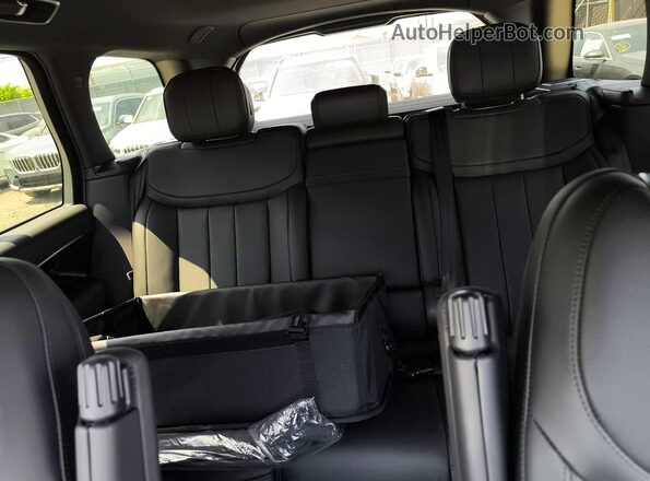 SALKP9F48TA351023 2026 LAND ROVER RANGE Black Rear interior view