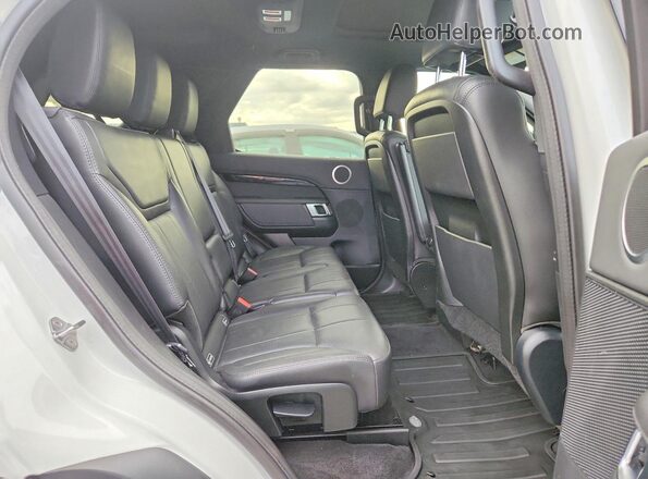 SALRG2RV1L2429517 2020 LAND ROVER DISCOVERY White Rear interior view