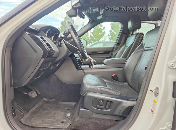 SALRG2RV1L2429517 2020 LAND ROVER DISCOVERY White Front interior view