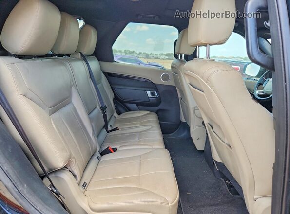 SALRG2RV4KA094600 2019 LAND ROVER DISCOVERY Black Вид задньої частини салону