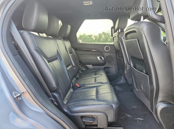 SALRG2RV5L2424028 2020 LAND ROVER DISCOVERY Gray Widok wnętrza z tyłu