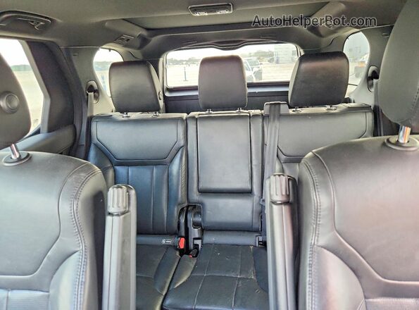 SALRG2RV5L2424028 2020 LAND ROVER DISCOVERY Gray Widok tylnych siedzeń