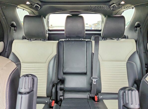 SALRM4EU8N2461904 2022 LAND ROVER DISCOVERY White Widok tylnych siedzeń