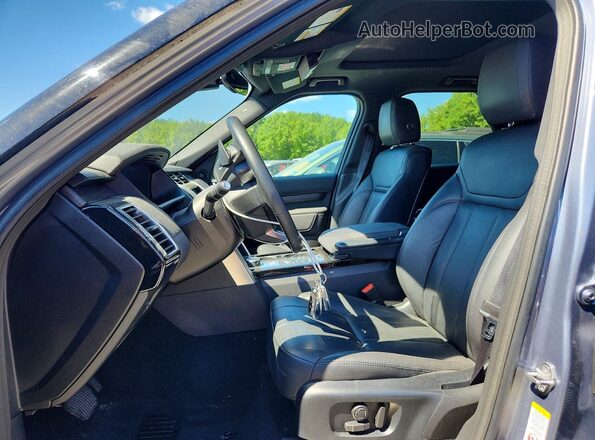 SALRR2RV0JA058881 2018 LAND ROVER DISCOVERY Серый Вид салона спереди