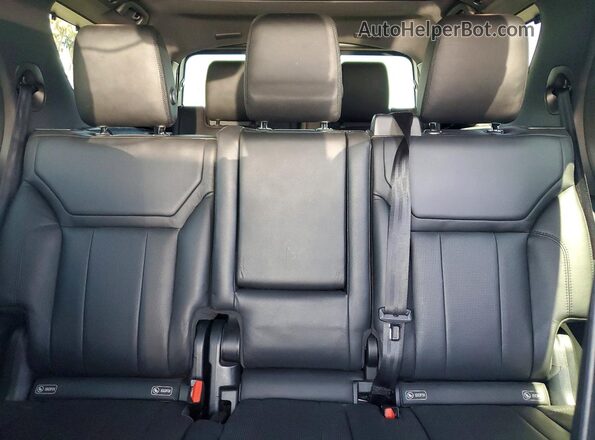 SALRR2RV9JA054005 2018 LAND ROVER DISCOVERY White Widok tylnych siedzeń