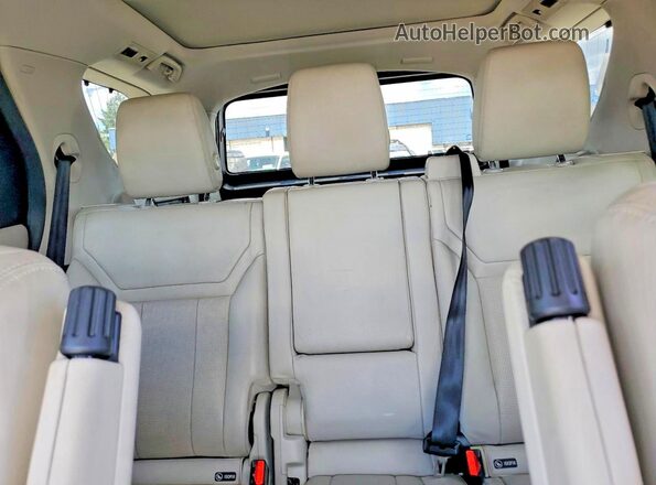 SALRR2RVXJA059181 2018 LAND ROVER DISCOVERY Silver Rear seats view