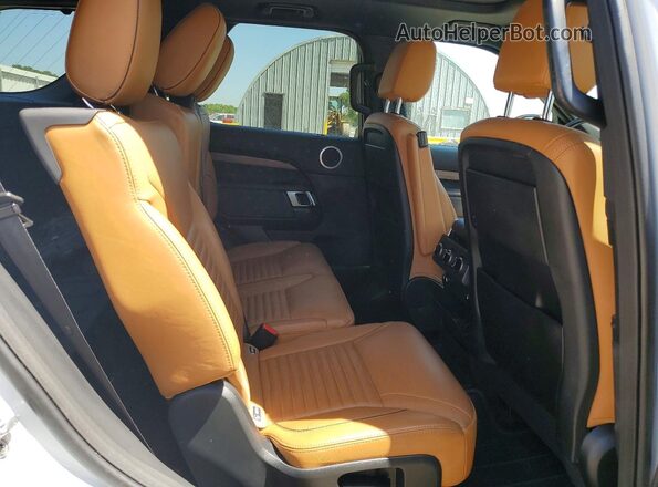 SALRRBBV6HA041281 2017 LAND ROVER DISCOVERY White Вид задньої частини салону
