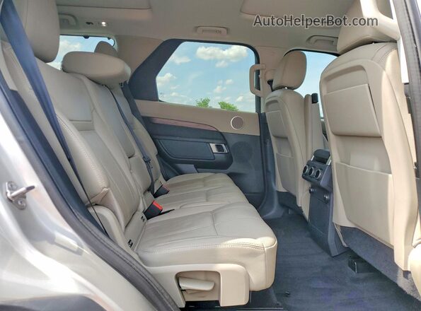 SALRRBBV9HA013894 2017 LAND ROVER DISCOVERY Silver უკანა სალონის ხედი