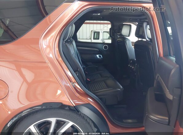 SALRT2RV6JA075668 2018 LAND ROVER DISCOVERY Orange VIN sticker view