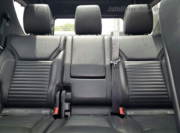 SALRT2RVXJA059313 2018 LAND ROVER DISCOVERY Gray Rear seats view